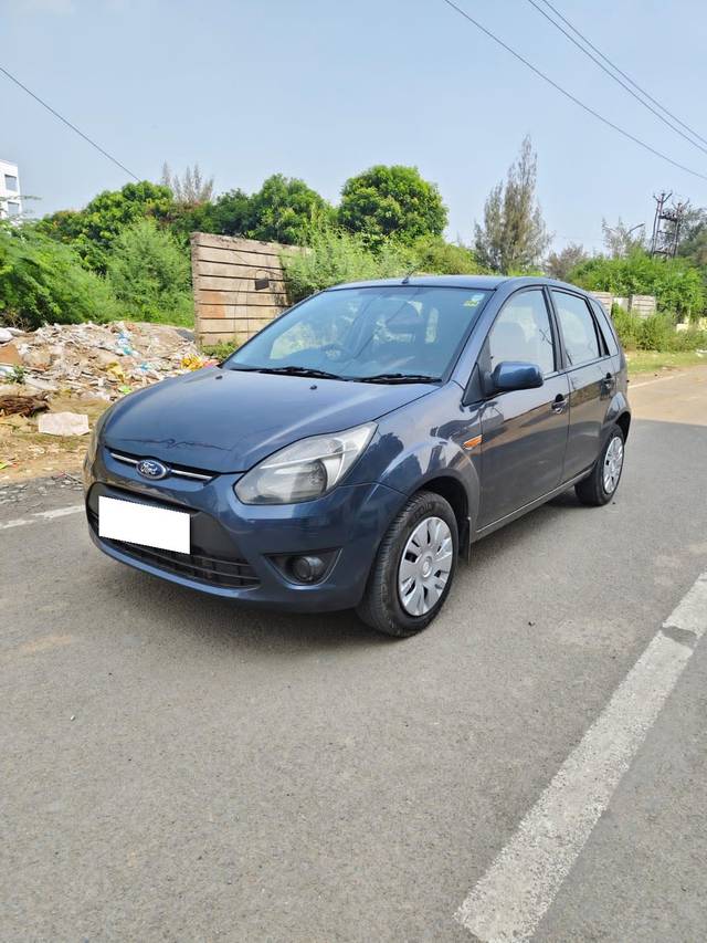 https://images10.gaadi.com/usedcar_image/4189192/original/processed_b1e94ad442e481bb30ce81b2e843356b.jpg?imwidth=6402