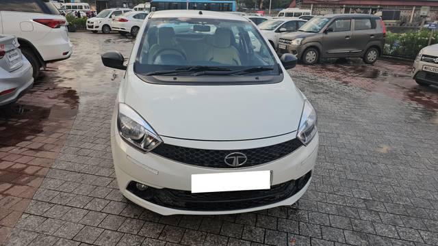 https://images10.gaadi.com/usedcar_image/4189222/original/processed_944ef6965f6662c2c2f391631ad6f147.jpg?imwidth=6400