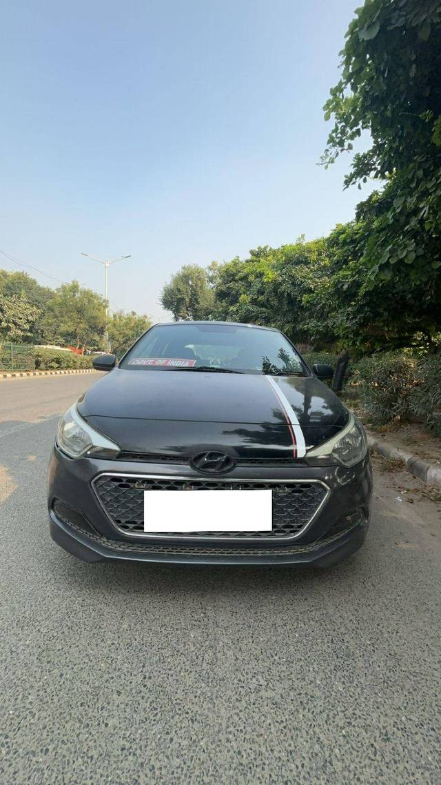 https://images10.gaadi.com/usedcar_image/4189226/original/9f0086b8c03b25c484136386900c3aef.jpg?imwidth=6402