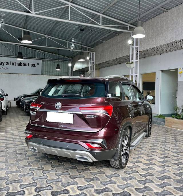 https://images10.gaadi.com/usedcar_image/4189240/original/processed_ec5b0b8f02bdc50016c7dcb62239f6c1.jpg?imwidth=6402