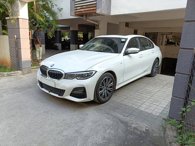 https://images10.gaadi.com/usedcar_image/4189244/original/42409d5f65f2fe2bedd9d323d7d96f6a.jpg?imwidth=6402