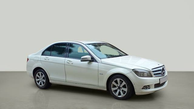 https://images10.gaadi.com/usedcar_image/4189245/original/6779fce03834dde74465dab9c33d8b87.jpg?imwidth=6400