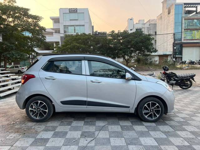 https://images10.gaadi.com/usedcar_image/4189297/original/processed_728b391f3013bfa95e2b675f8fde1265.jpg?imwidth=6401