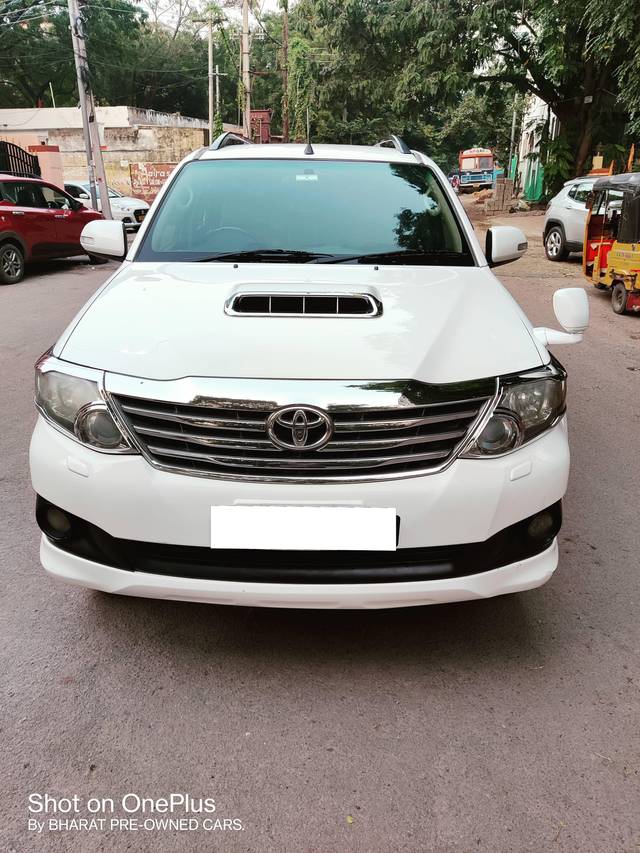 https://images10.gaadi.com/usedcar_image/4189419/original/processed_0fbd87be11153d489838e18909ba1aad.jpg?imwidth=6401