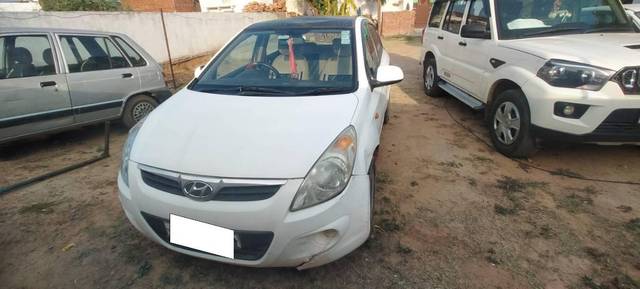 https://images10.gaadi.com/usedcar_image/4189594/original/processed_78b030f3-1eb2-4243-8ce5-98c5e017e3df.jpg?imwidth=6400