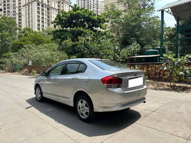 https://images10.gaadi.com/usedcar_image/4189618/original/processed_84ab7c21409ac9f69823cbd805255cd9.jpeg?imwidth=6401