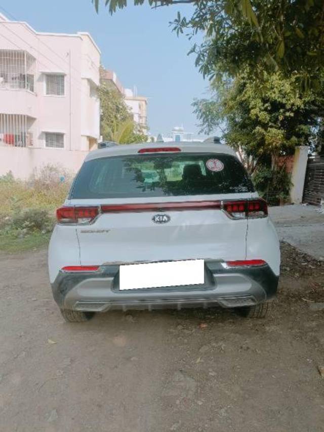 https://images10.gaadi.com/usedcar_image/4189644/original/processed_af6a3599-cab4-43ca-9ea9-2ceaa8c7bcf4.jpg?imwidth=6402