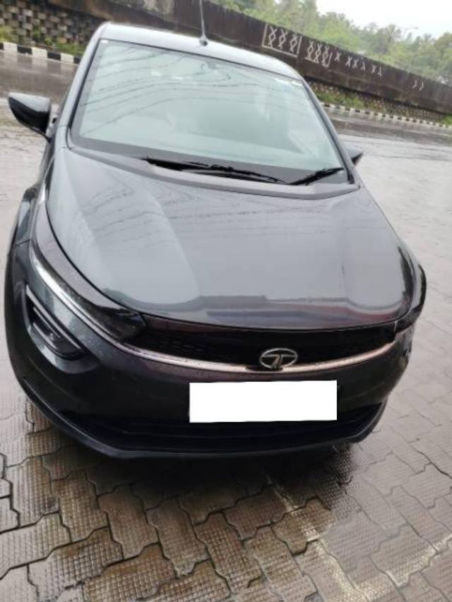 https://images10.gaadi.com/usedcar_image/4189655/original/processed_4c0d6083-2630-45ca-bc48-cadb712782e0.jpg?imwidth=6400