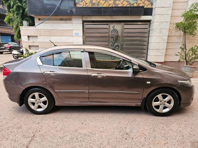 https://images10.gaadi.com/usedcar_image/4189709/original/c7ddfeee9f96a8bc3553c737ae8c2bd7.jpg?imwidth=6401