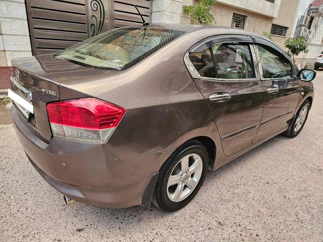 https://images10.gaadi.com/usedcar_image/4189709/original/processed_7cf267357cee6a477aab7452febfadaa.jpg?imwidth=6402