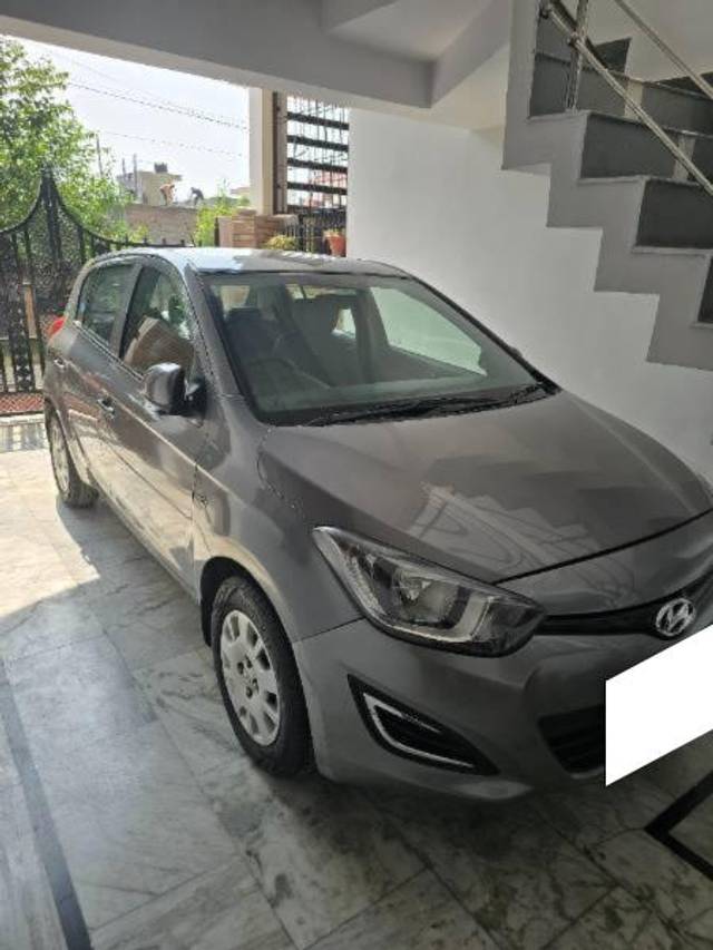 https://images10.gaadi.com/usedcar_image/4189766/original/processed_713e3dcc-c40a-4d51-bf28-96941994a046.jpg?imwidth=6400