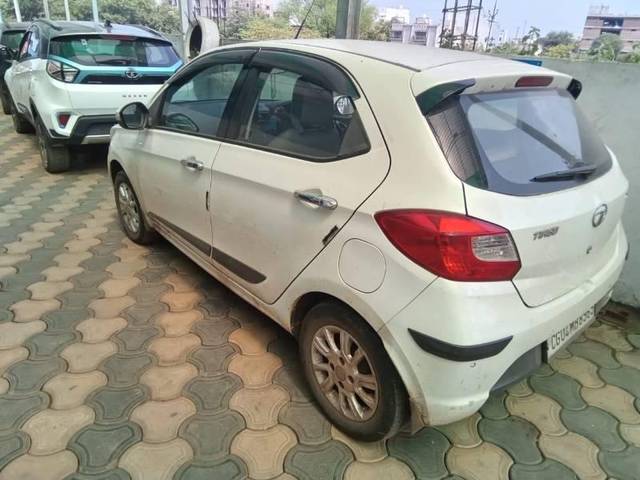 https://images10.gaadi.com/usedcar_image/4189823/original/processed_7614c191-5e1a-4266-a6b0-e1a4a1ef45b2.jpg?imwidth=6401