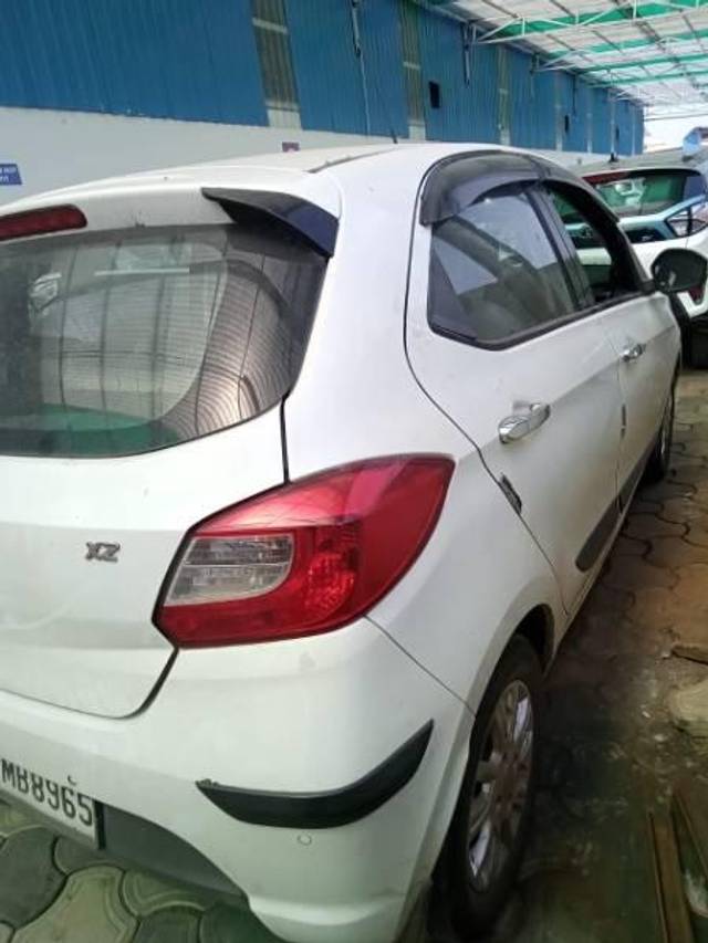 https://images10.gaadi.com/usedcar_image/4189823/original/processed_b3277833-d9a6-49c6-a2ac-397c4d83f369.jpg?imwidth=6402