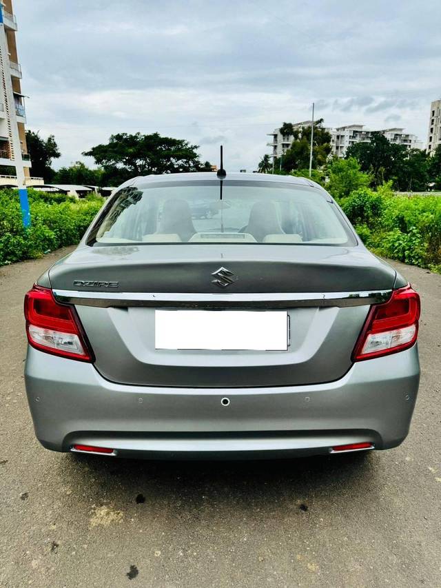 https://images10.gaadi.com/usedcar_image/4189912/original/processed_6adeec08e286d43adc9b43d919f94588.jpg?imwidth=6401