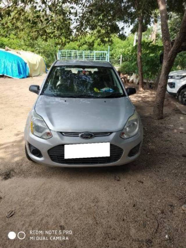 https://images10.gaadi.com/usedcar_image/4189938/original/processed_ce90cb0b-38f4-4843-8780-445450384f11.jpg?imwidth=6400