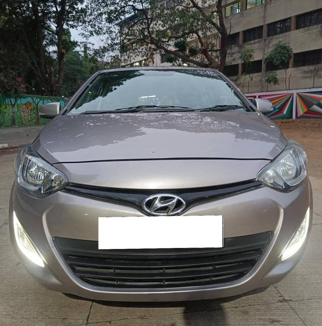 https://images10.gaadi.com/usedcar_image/4190161/original/processed_25ea6a0620062949c87d75b31dd9e327.jpg?imwidth=6400