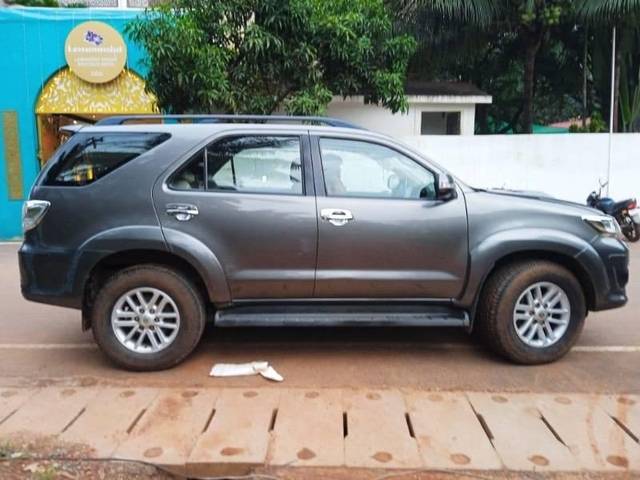 https://images10.gaadi.com/usedcar_image/4190168/original/processed_a25202bf-4ce1-48cd-a686-876de0031023.jpeg?imwidth=6401