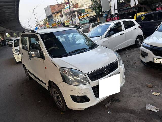 https://images10.gaadi.com/usedcar_image/4190234/original/processed_6418b35bbdfd7e6b0d418a48666f729f.jpg?imwidth=6400