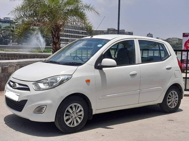 https://images10.gaadi.com/usedcar_image/4190265/original/processed_8e2ad5fe8dc2a942261acce52dc0a8d6.jpg?imwidth=6400