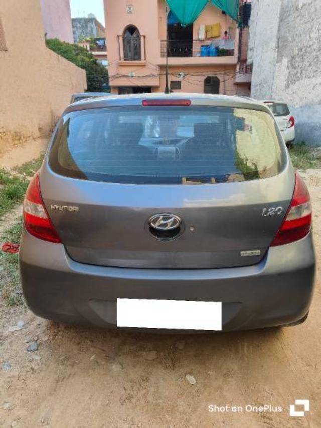 https://images10.gaadi.com/usedcar_image/4190299/original/257cfbc1ebac5ac5414c9e1a5cbd8e0e.jpg?imwidth=6401