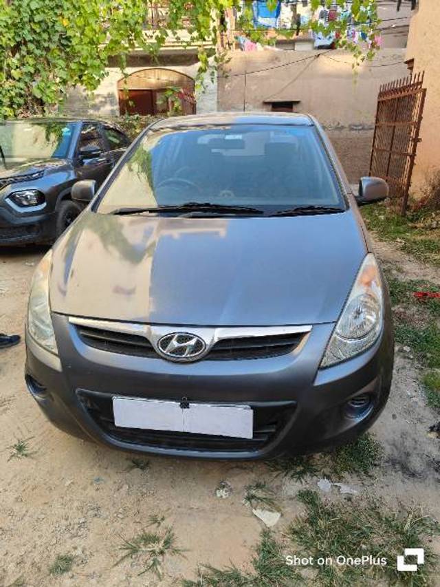 https://images10.gaadi.com/usedcar_image/4190299/original/bd03e90c2761a60fc92e320e0e0362d8.jpg?imwidth=6400