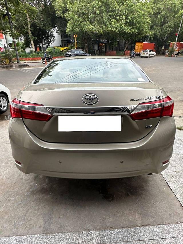 https://images10.gaadi.com/usedcar_image/4190352/original/processed_316a62cf4c784cf2a3f11e444b9077c2.jpg?imwidth=6401