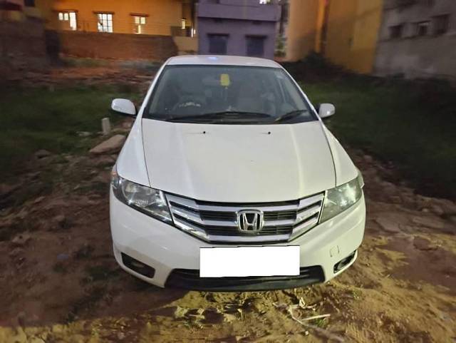 https://images10.gaadi.com/usedcar_image/4190470/original/processed_1dae9840-2d7b-4515-a36c-c3512f4c67d1.jpg?imwidth=6402