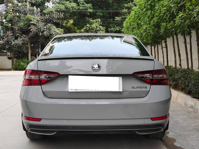 https://images10.gaadi.com/usedcar_image/4190538/original/processed_73e00b040052ced6daae55f5eab4aa13.jpg?imwidth=6402