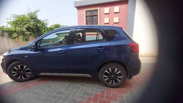 https://images10.gaadi.com/usedcar_image/4190547/original/82f7d612ae59506a55d8b3212e51afb8.jpg?imwidth=6402