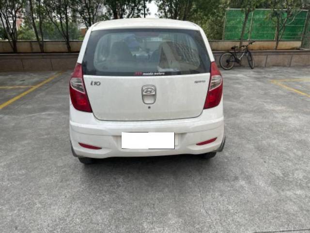 https://images10.gaadi.com/usedcar_image/4190558/original/processed_0ee4a3c9-c183-4ce3-b2b6-cd9c84c2800d.jpg?imwidth=6402