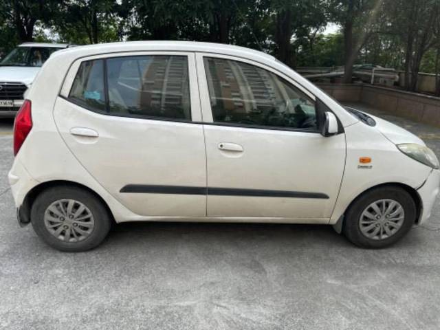 https://images10.gaadi.com/usedcar_image/4190558/original/processed_6c868e16-c0f4-4c63-a119-b880037ec34d.jpg?imwidth=6401