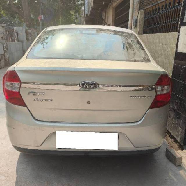 https://images10.gaadi.com/usedcar_image/4190589/original/bc09024cd5608afb91ff43b6dece1061.jpg?imwidth=6401