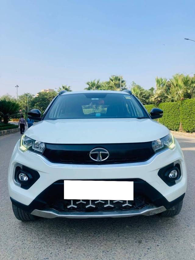 https://images10.gaadi.com/usedcar_image/4190619/original/processed_5edf8ce77b26e334ef50273c740e13cc.jpg?imwidth=6400