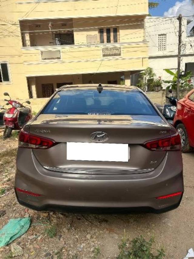 https://images10.gaadi.com/usedcar_image/4190640/original/processed_2a30bd0a-bd68-49c3-bbd8-8415712d719b.jpeg?imwidth=6401