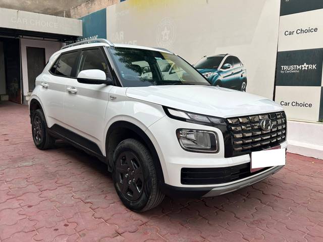 https://images10.gaadi.com/usedcar_image/4190647/original/processed_96111672cf058ed9da051237cbb4180a.jpg?imwidth=6400