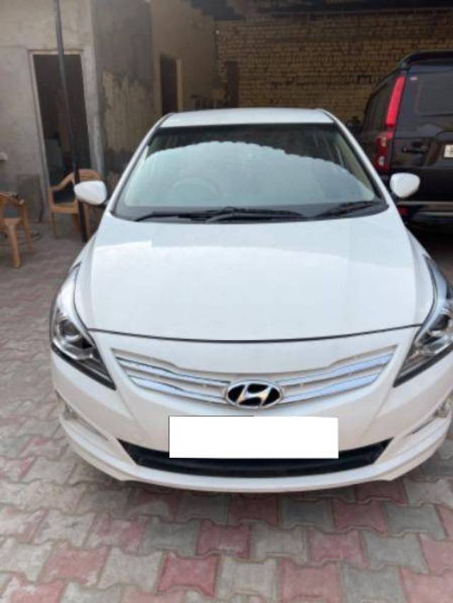 https://images10.gaadi.com/usedcar_image/4190662/original/579cf5bf52b26e1f9ea81ce998f06aa5.jpg?imwidth=6400