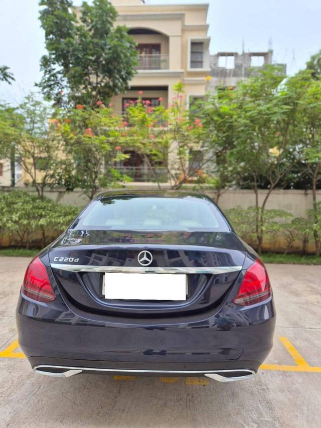 https://images10.gaadi.com/usedcar_image/4190693/original/processed_571366b6e93cf629d1bcb98909c41785.jpg?imwidth=6402