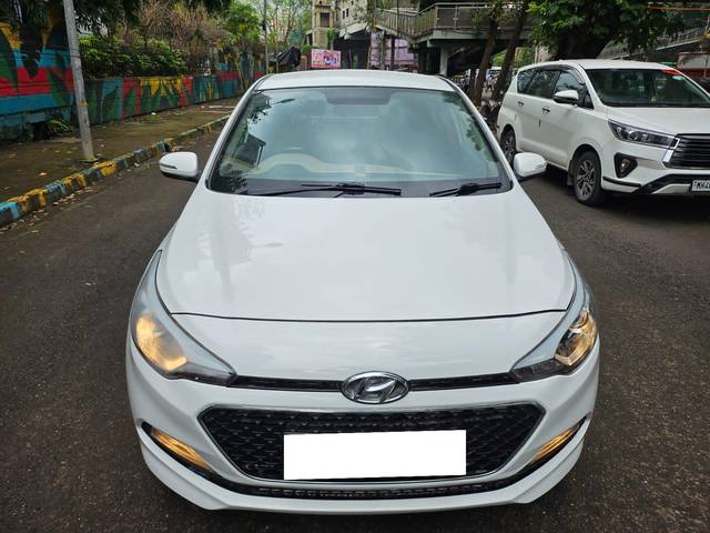 https://images10.gaadi.com/usedcar_image/4190702/original/processed_533901eaef1070464c6d30a1397e573f.jpg?imwidth=6401