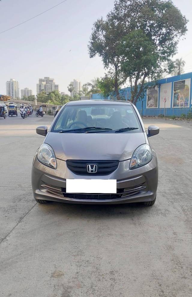 https://images10.gaadi.com/usedcar_image/4190715/original/processed_3cf9c68c632f543f2946496e8ff120e9.jpg?imwidth=6400