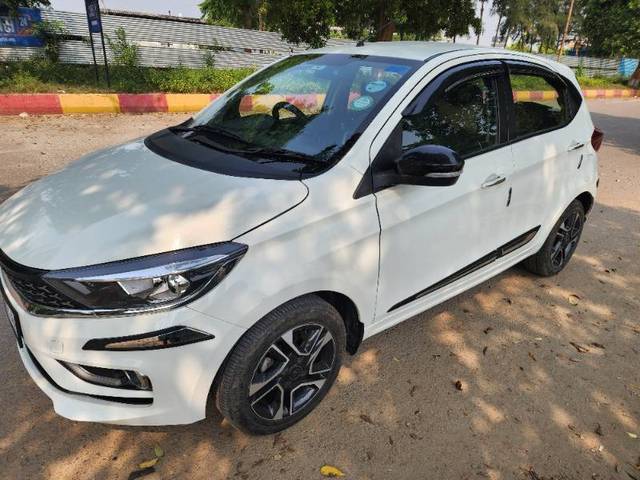 https://images10.gaadi.com/usedcar_image/4190742/original/69367b898bc338667b9fbf2a902b067d.jpg?imwidth=6402