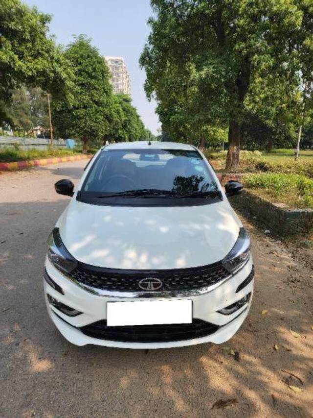 https://images10.gaadi.com/usedcar_image/4190742/original/7d5601100d3c356e0cf64ade221d09fc.jpg?imwidth=6400