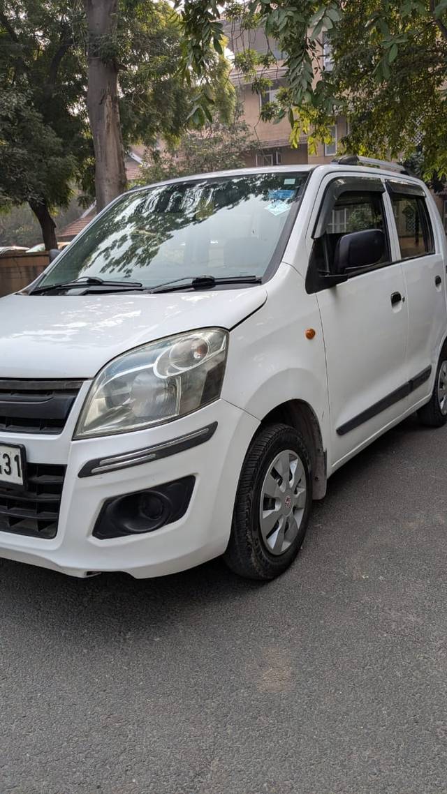 https://images10.gaadi.com/usedcar_image/4190894/original/83b801ec506aa9af44e63cfb6b901461.jpg?imwidth=6401