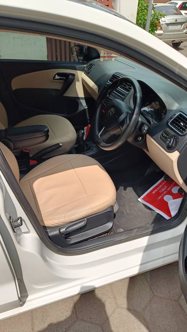 https://images10.gaadi.com/usedcar_image/4190936/original/e84b0d38d55dbd49db561b38a5d01e54.jpeg?imwidth=6402