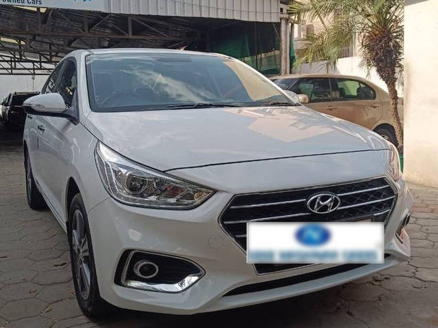 https://images10.gaadi.com/usedcar_image/4191021/original/cbc1f79ee4366e5a6183300c28508585.jpg?imwidth=6400