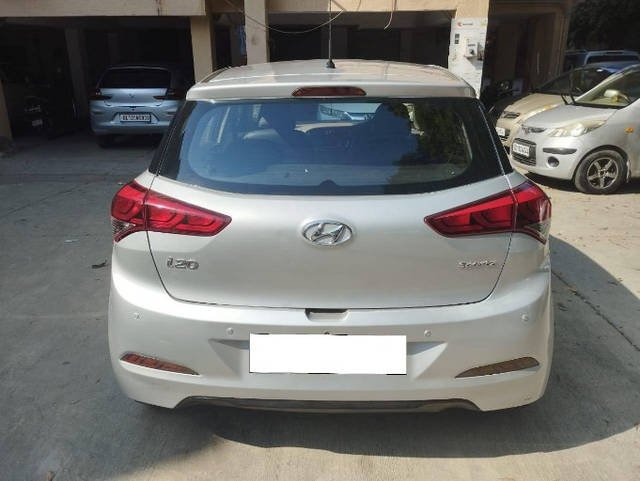 https://images10.gaadi.com/usedcar_image/4191339/original/b959d975bebf0c25fdeaff5ac22501fd.png?imwidth=6401