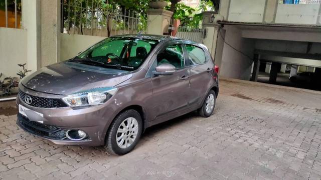 https://images10.gaadi.com/usedcar_image/4191567/original/processed_7983f781-952a-4b09-8945-baf3c259b477.jpg?imwidth=6400