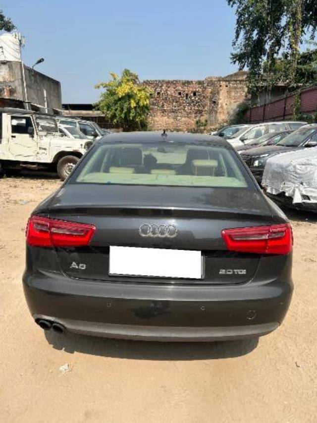 https://images10.gaadi.com/usedcar_image/4191604/original/4ffa8d49cfc5a872e2c59cf36fb53186.jpg?imwidth=6401