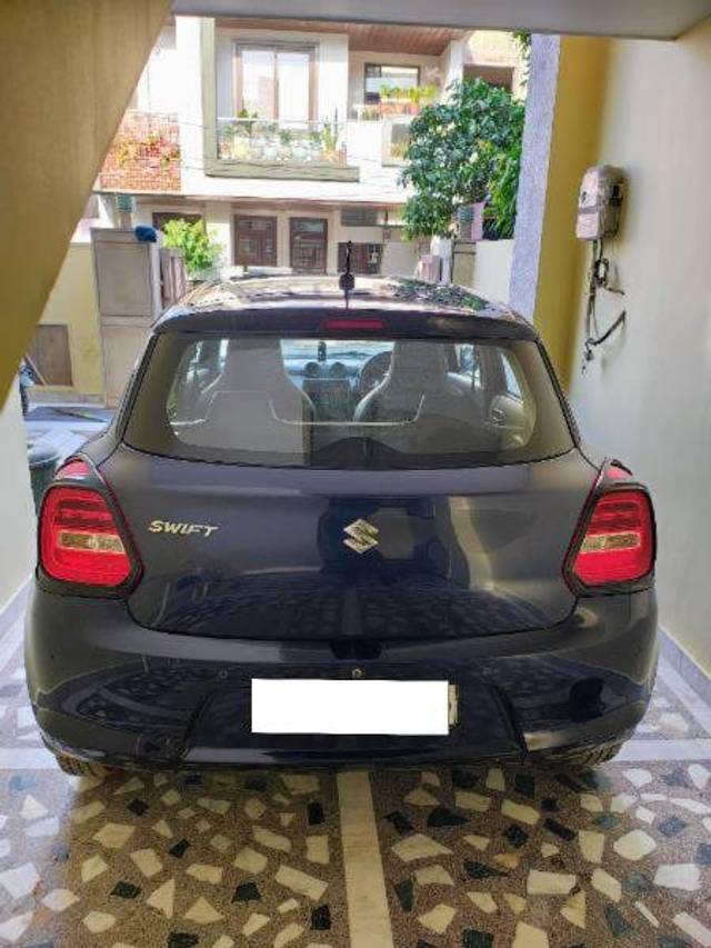 https://images10.gaadi.com/usedcar_image/4191607/original/8d00a27e1e87a666179bd8e0bc781ecb.jpg?imwidth=6401