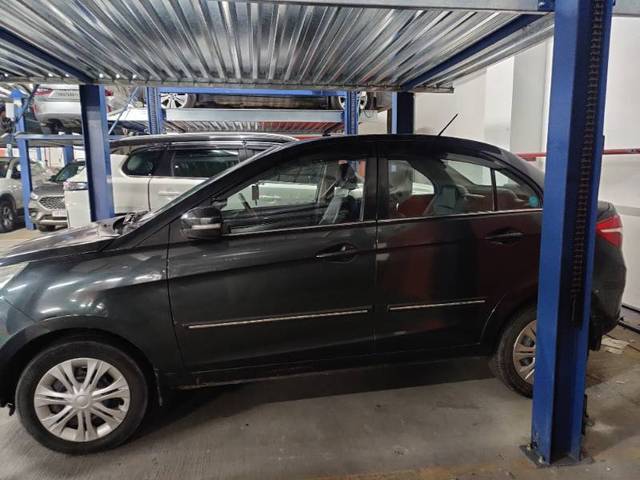 https://images10.gaadi.com/usedcar_image/4191610/original/74fac09eee0a35fcee4920394af41a49.jpg?imwidth=6402