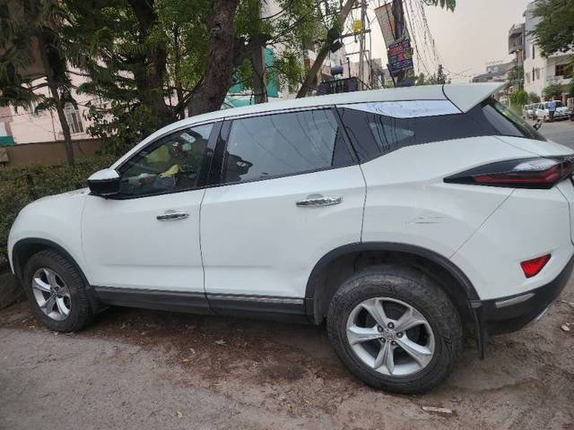 https://images10.gaadi.com/usedcar_image/4191679/original/484f4d8740498dd15698f47d285c33c6.jpg?imwidth=6402